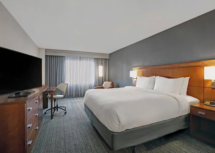 Courtyard Chicago Elmhurst/oakbrook Area 3*