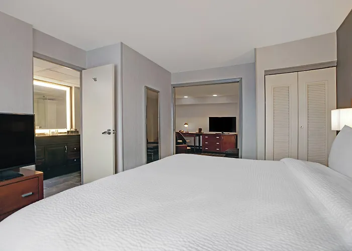 Courtyard Chicago Elmhurst/oakbrook Area 3*